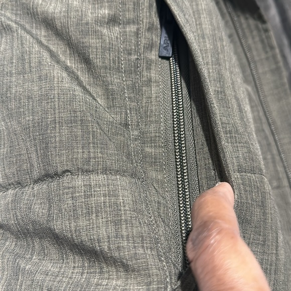 ARIAT Insulated Vest - Picture 13 of 16